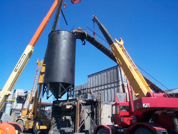 Flat-bottom steel silo installed on site